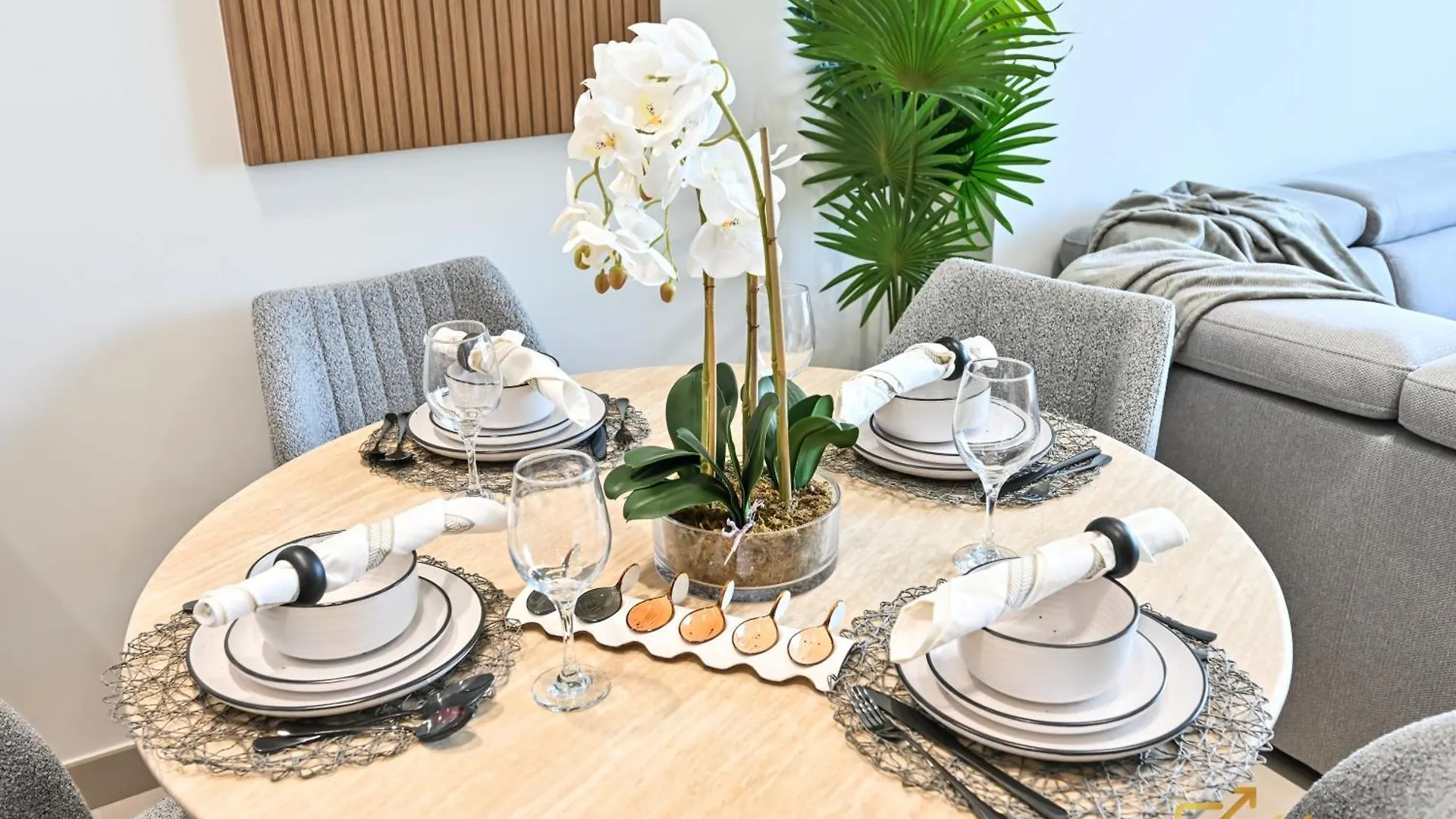Stunning 1Br In Jvc Binghatti Amber By Deleguest Dubai Apartment